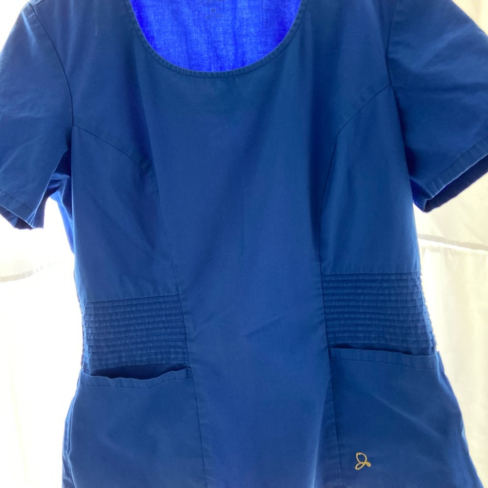 Women’s scrub top